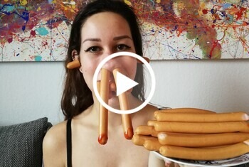 Wurst Challenge! Wie viele Würstchen passen in meine Pussy? - 18, anders, brünett, challenge, Europäisch, Fetisch, fotze, frau, gefickt, gefickt werden, gegenstände, Gegenstände einführen, geiles, Lebensmittel, mantel, Masturbieren, meine pussy, muschi, nahaufnahme, natur, nett, porno, Pussy, rasiert, selber, solo, wurst, zwei