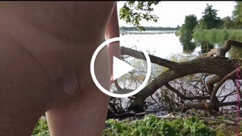 Draußen in Strumpfhose am Klärteich - Private Porn - Jetzt ansehen