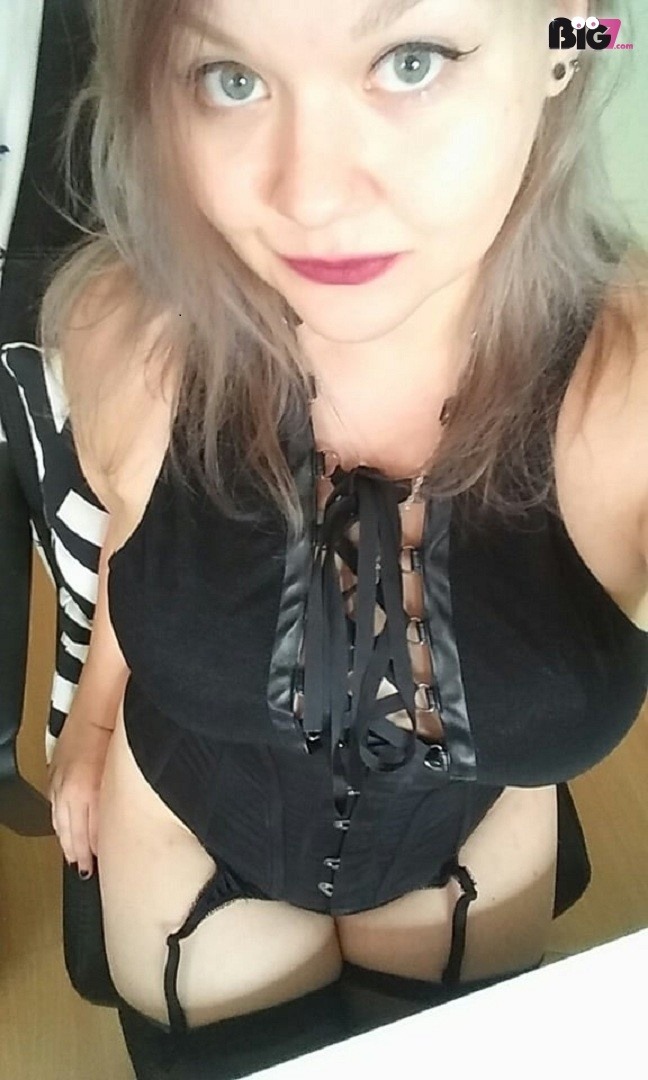 LittleMonster - Amateur Porno Darsteller