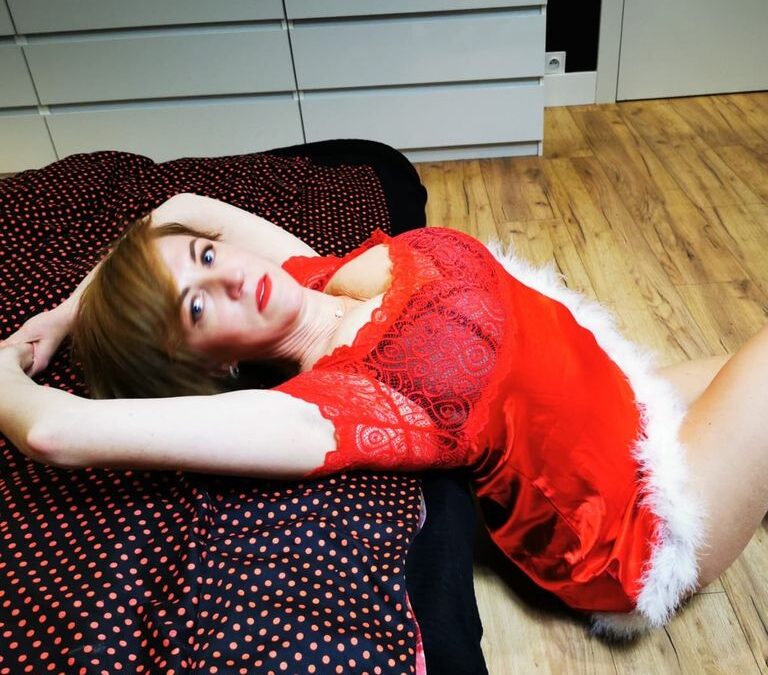 feliziaGlam - alt, Amateur, bisexuell, feliziaGlam, frau, schlank, strip, titten