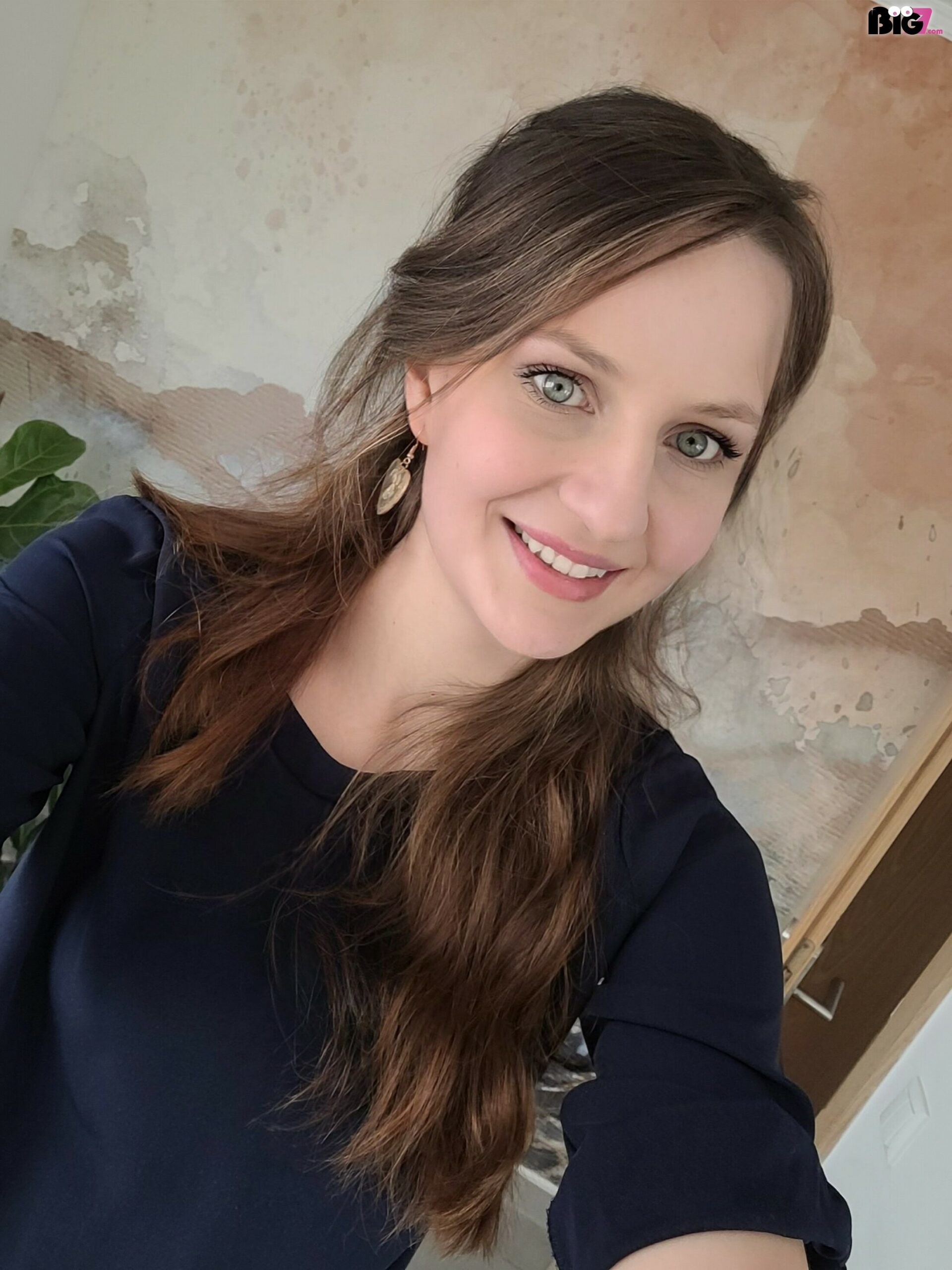 HappyPeach - private Porno Darstellerin- 69, Dirtytalk, Analsex, Zungen-Analsex passiv, Zeigen in der Öffentlichkeit, Gegenstände einführen, Face-Sitting, Swingen, Doppelte Penetrationen, Lack,Leder, Latex, Doktor-Spiele, Dominante Rollen, Rasur, Fisting