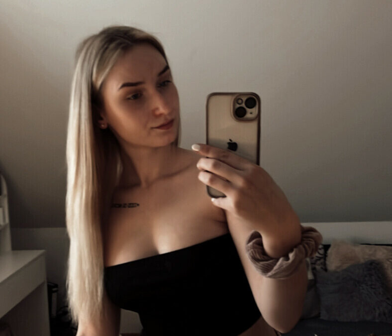 Princesslealove - private Porno Darstellerin-