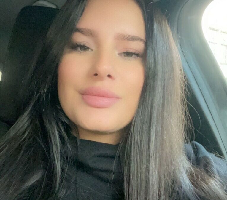 Bellaaa - private Porno Darstellerin-
