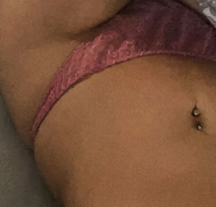 Diesefee - private Porno Darstellerin- 69, Girlfriendsex, Dirtytalk, Zungen-Analsex aktiv, Zungen-Analsex passiv, Ass to Mouth, Sexspielzeuge, Tittenfick, Massenbesamung / Bukkake, Gesichtsbesamung, Face-Sitting, Eier lecken, Große Schwänze, Große Brüste, Lesbische Spiele, Rollenspiele, Dreier , Doppelte Penetrationen, Gruppensex , Sex-Parties, Doktor-Spiele, Natursekt aktiv, Maskenspiele, Entführungsspiele, Dominante Rollen, Schulerziehung, Versklavung aktiv