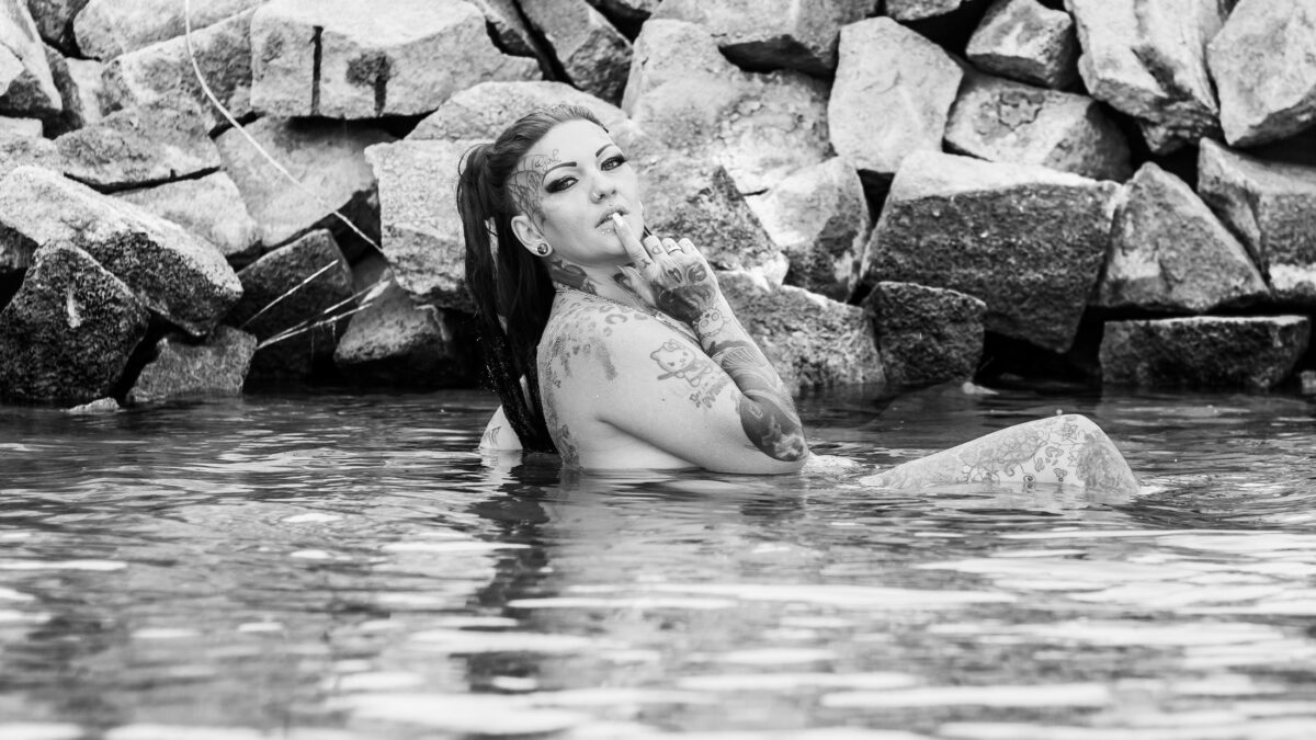 Rockabella83 - private Porno Darstellerin- 69, Dirtytalk, Analsex, Sexspielzeuge, Gegenstände einführen, Tittenfick, Deepthroating (Hardcore Blasen), Rimming (Polecken), Face-Sitting, Eier lecken, Große Schwänze, Lesbische Spiele, Rollenspiele, Nylon-Strapserotik, High-Heels, Fuß-Fetisch, Lack,Leder, Latex, Doktor-Spiele, Devote Rollen, Dominante Rollen, Bondage, Schulerziehung, Versklavung aktiv , Fisting