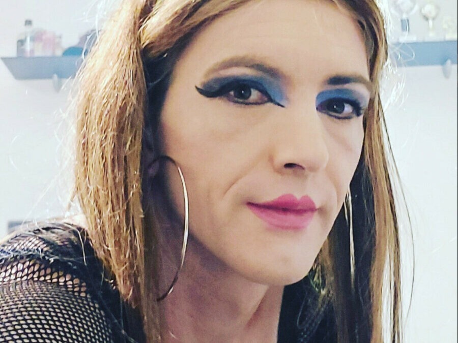 Bei mir gibt es die besten und geilsten Videos, Bilder und Liveshows...Ich mache alles mit was ihr wollt. Fragt einfach danach.