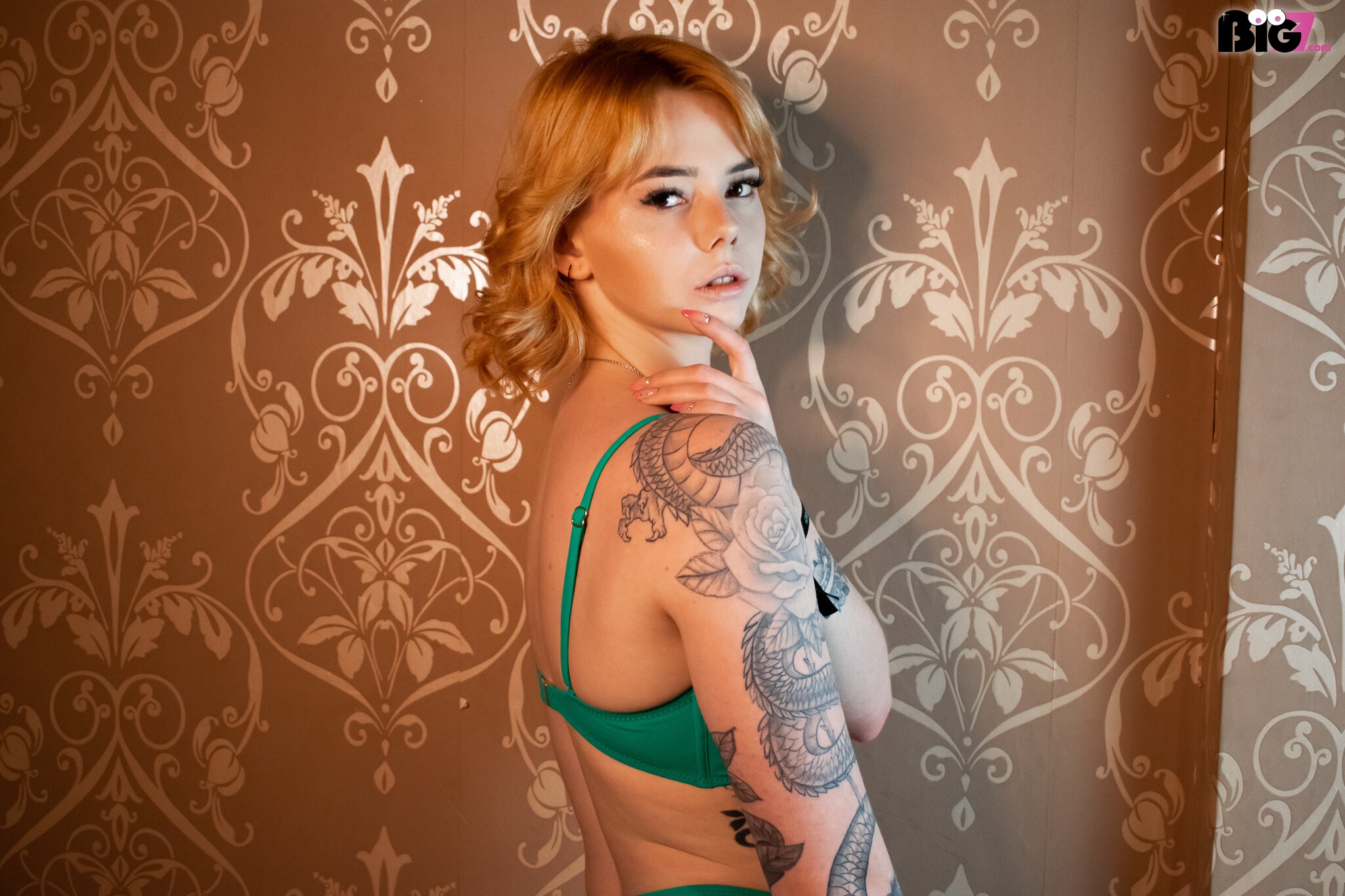SuzieTattooed - Amateur Porno Darsteller