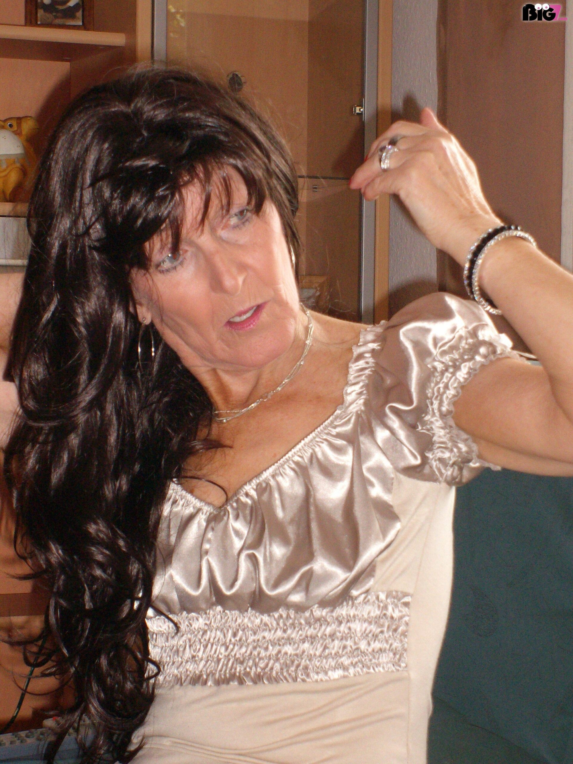 dreilochmoni - private Porno Darstellerin- 69, Dirtytalk, Analsex, Sexspielzeuge, Gegenstände einführen, Deepthroating (Hardcore Blasen), Rimming (Polecken), Gesichtsbesamung, Eier lecken, Dreier , Doppelte Penetrationen, Gruppensex , High-Heels, Doktor-Spiele, Natursekt aktiv, Dominante Rollen, Bondage, Rasur, Fisting