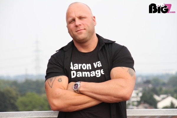 vandamage - private Porno Darstellerin- 69, Dirtytalk, Analsex, Zeigen in der Öffentlichkeit, Tittenfick, Deepthroating (Hardcore Blasen), Gesichtsbesamung, Große Schwänze, Große Brüste, Dreier , Gruppensex , Sex-Parties, High-Heels