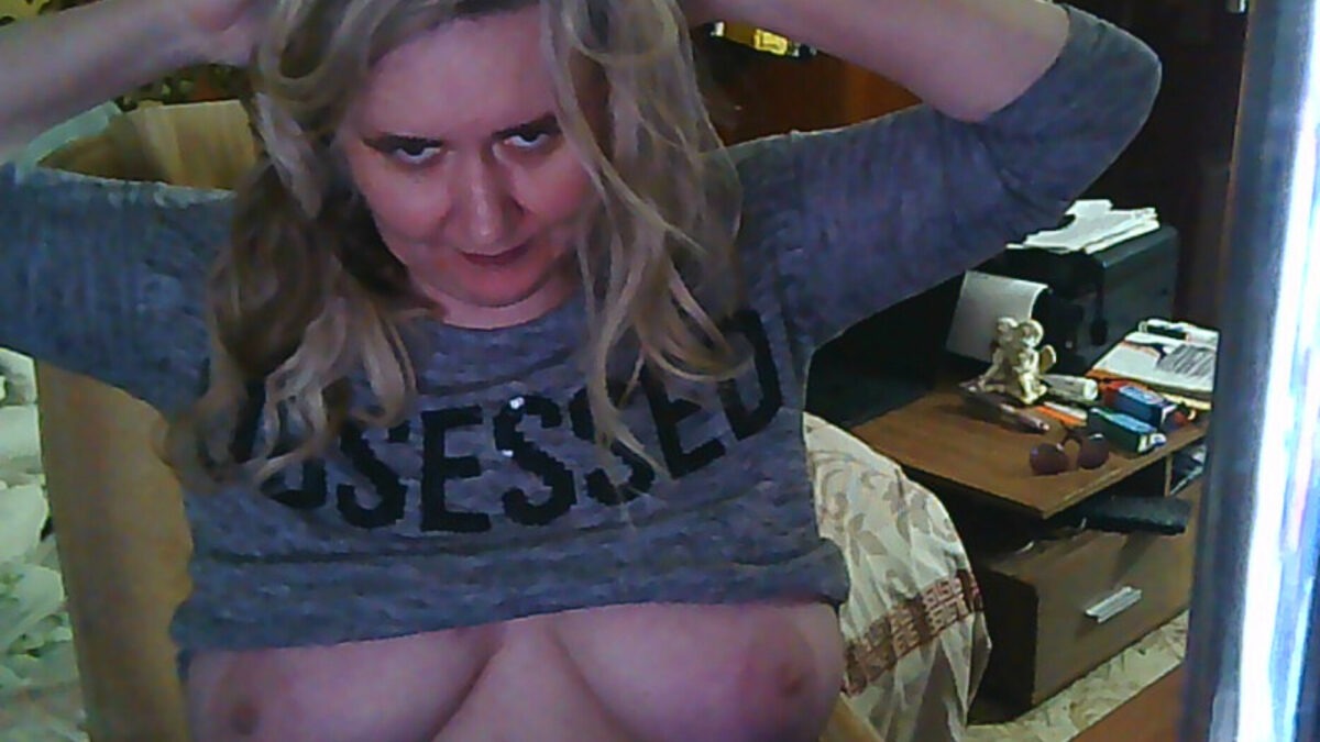 floralive19 - Amateur Porno Darsteller
