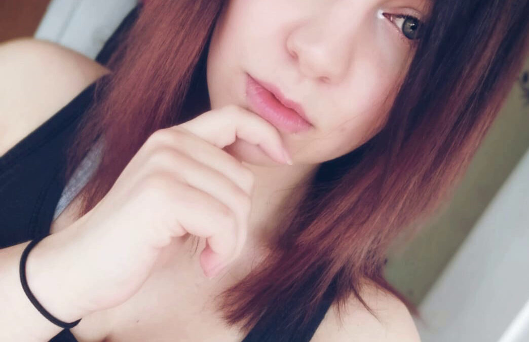 Fuchsteufelswild - private Porno Darstellerin- 69, Dirtytalk, Sexspielzeuge, Gegenstände einführen, Tittenfick, Gesichtsbesamung, Creampie, Große Schwänze, Lesbische Spiele, Rollenspiele, Doktor-Spiele, Gothic, Entführungsspiele, Devote Rollen, Bondage