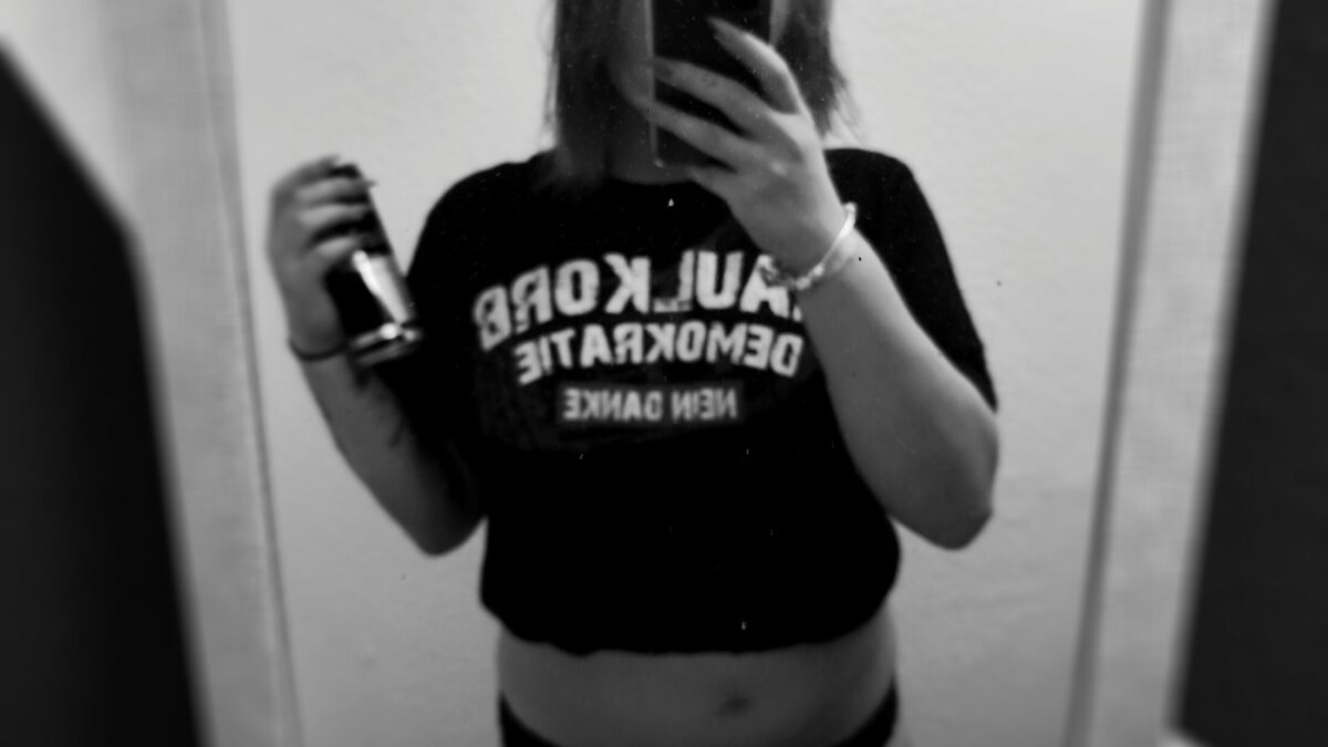 SweetLuisa98 - private Porno Darstellerin- 69, Dirtytalk, Rollenspiele, High-Heels