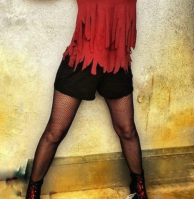 Lovely-Devil - private Porno Darstellerin- Dirtytalk, Zeigen in der Öffentlichkeit, Sexspielzeuge, Eier lecken, Rollenspiele, Nylon-Strapserotik, High-Heels, Lack,Leder, Latex, Doktor-Spiele, Maskenspiele, Devote Rollen, Dominante Rollen, Rasur, Vorführung