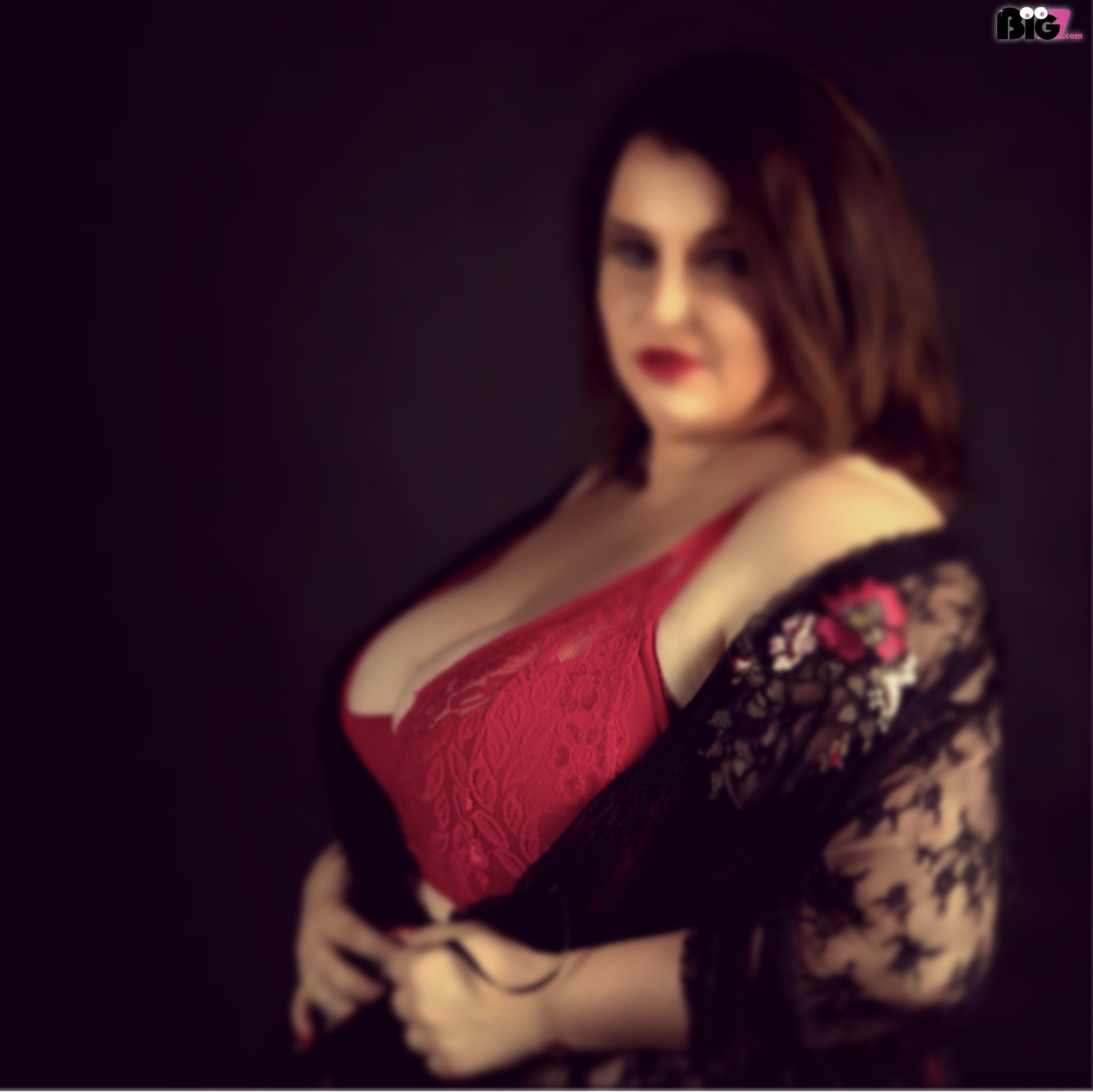 Madame-Curvy - Amateur Porno Darsteller