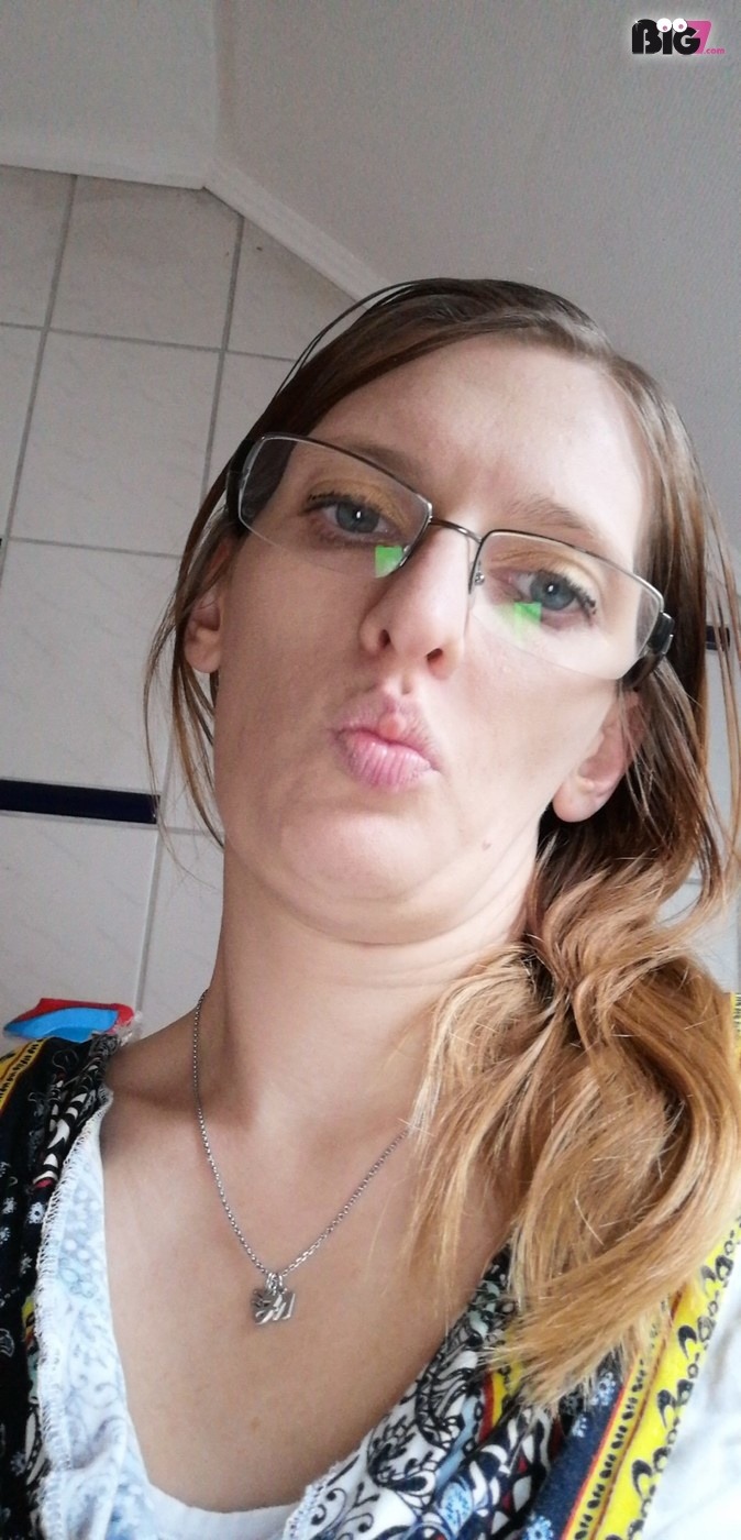 Sandra_love - private Porno Darstellerin- 69, Dirtytalk, Analsex, Swingen, Rollenspiele, Dreier