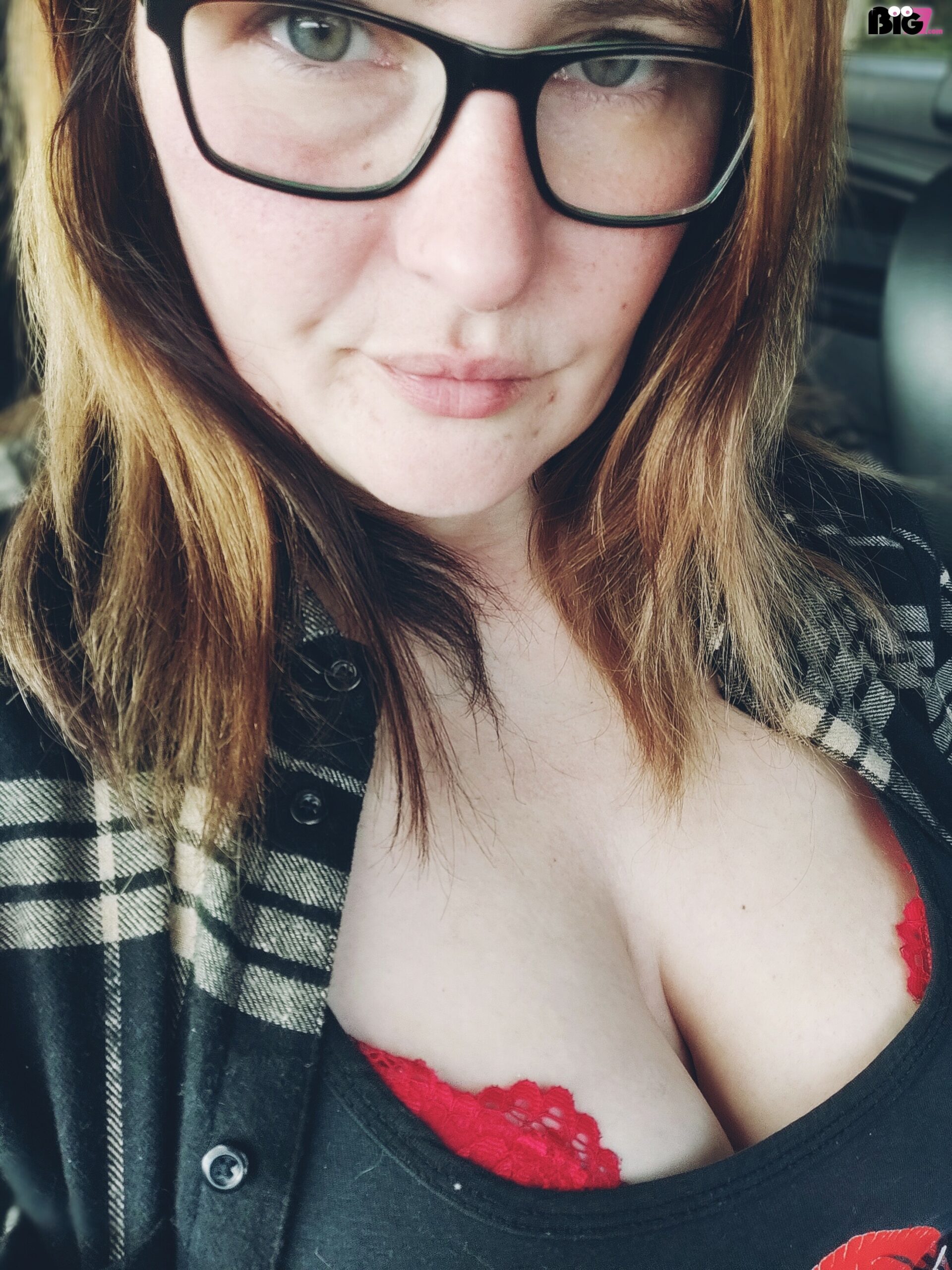 HoneyBubbles - HoneyBubbles HoneyBubbles - private Porno Darstellerin- Dirtytalk, Analsex, Sexspielzeuge, Gegenstände einführen, Tittenfick, Deepthroating (Hardcore Blasen), Eier lecken, Große Schwänze, Große Brüste, Rollenspiele, Entführungsspiele, Bondage