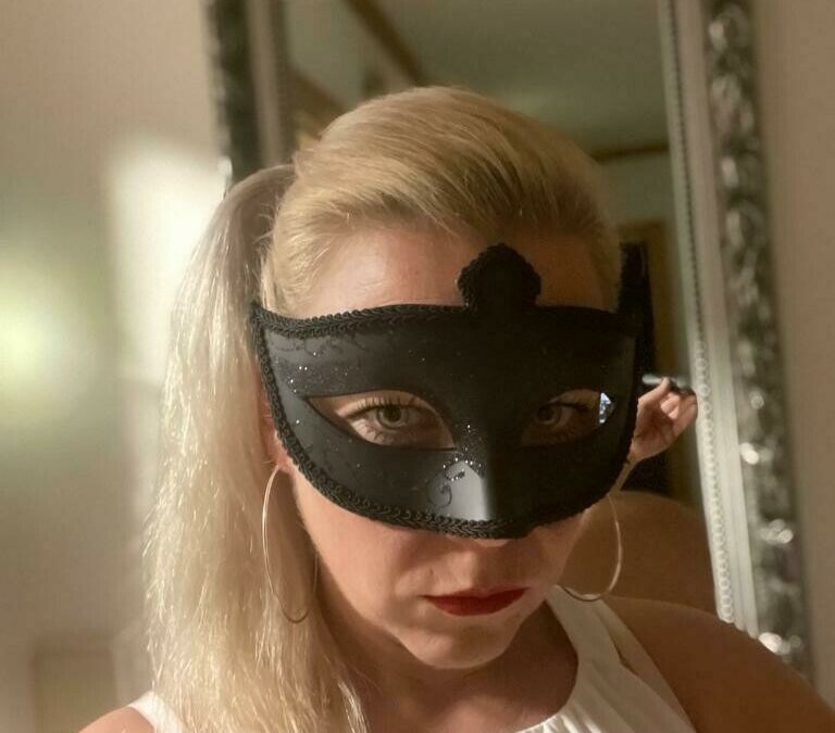 MysticWanda - private Porno Darstellerin-
