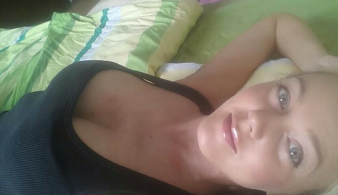 Livi92 - private Porno Darstellerin- 69, Girlfriendsex, Dirtytalk, Sexspielzeuge, Tittenfick, Große Schwänze, Doktor-Spiele, Maskenspiele, Dominante Rollen