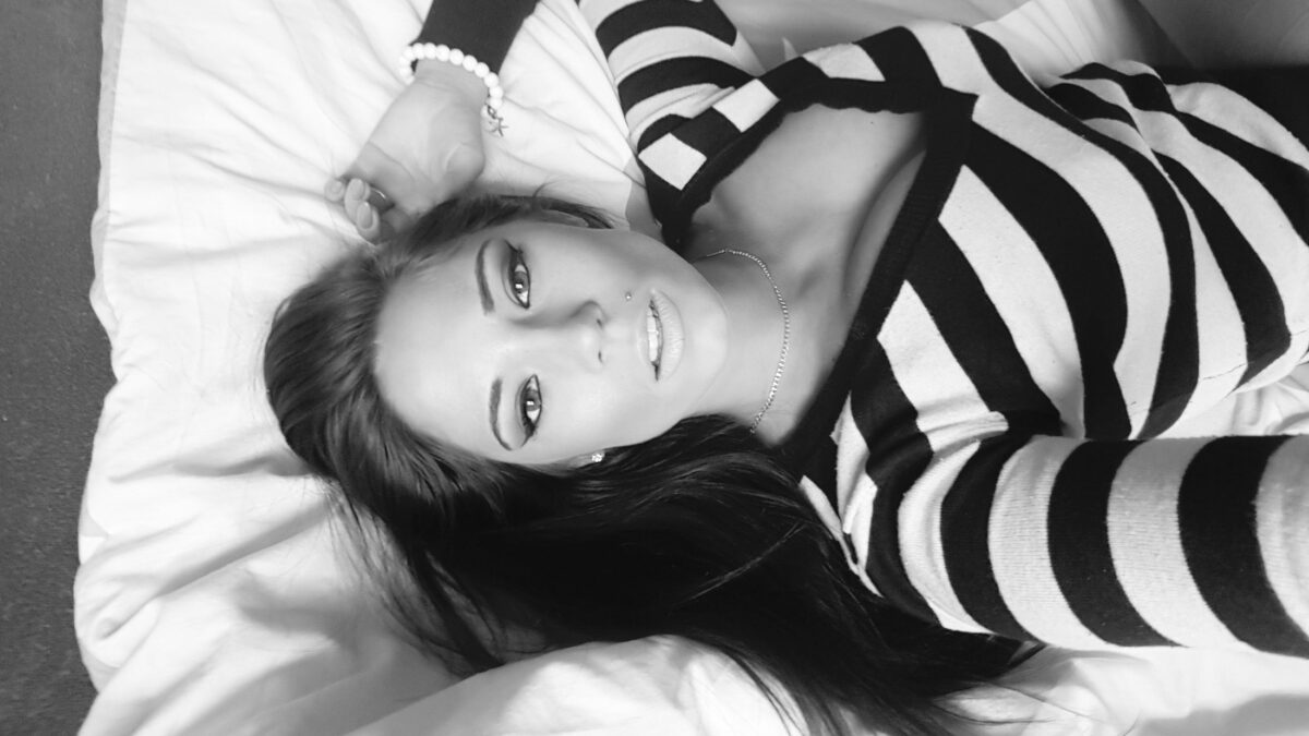 KaydenWild - private Porno Darstellerin- 69, Dirtytalk, Analsex, Sexspielzeuge, Tittenfick, Deepthroating (Hardcore Blasen), Rimming (Polecken), Gesichtsbesamung, Face-Sitting, Eier lecken, Creampie, Interracial, Große Schwänze, Große Brüste, Swingen, Rollenspiele, Dreier , Doppelte Penetrationen, Gruppensex , Sex-Parties, Nylon-Strapserotik, High-Heels, Fuß-Fetisch, Doktor-Spiele, Natursekt aktiv, Maskenspiele, Dominante Rollen, Bondage, Spitting