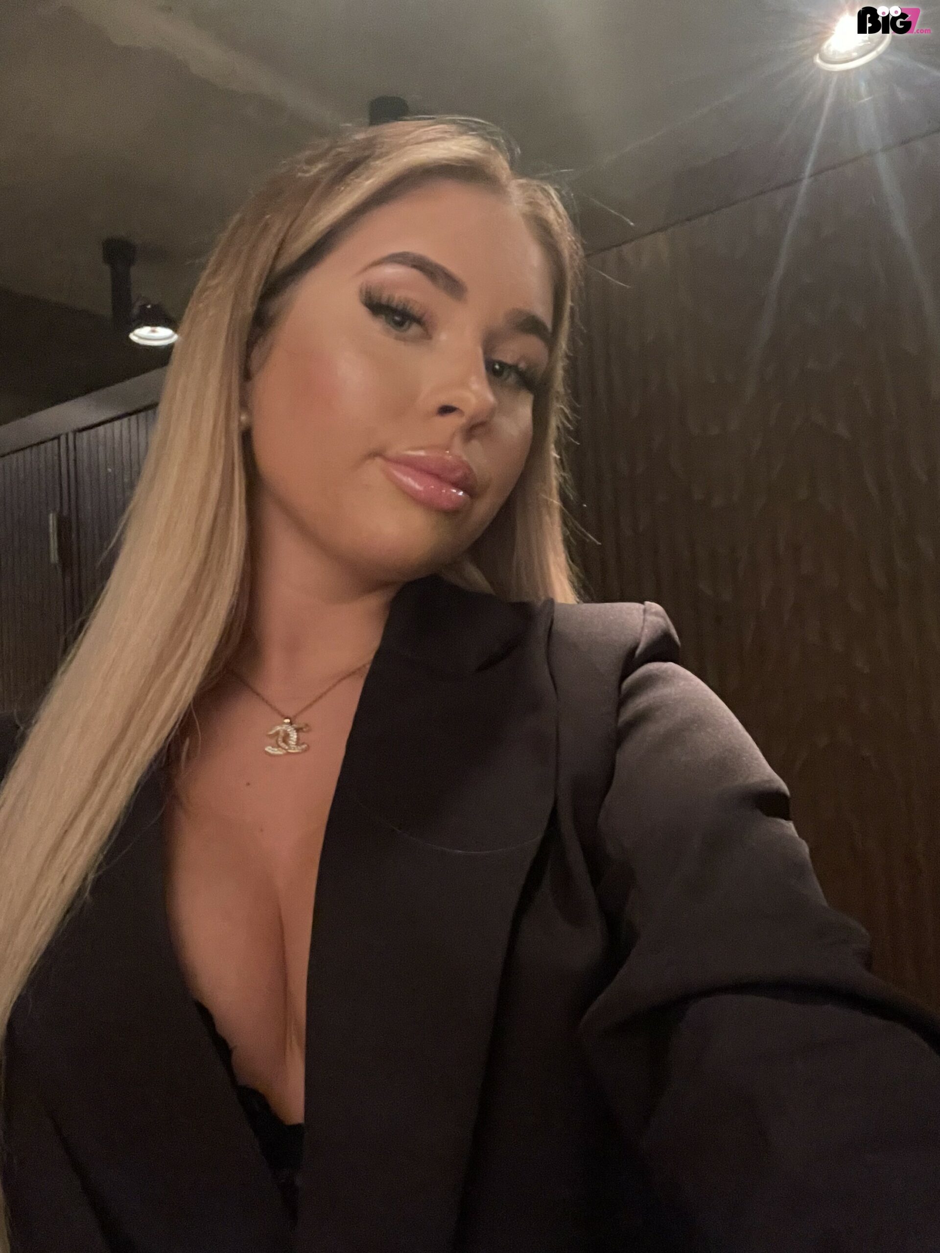 Alishacoco - private Porno Darstellerin-