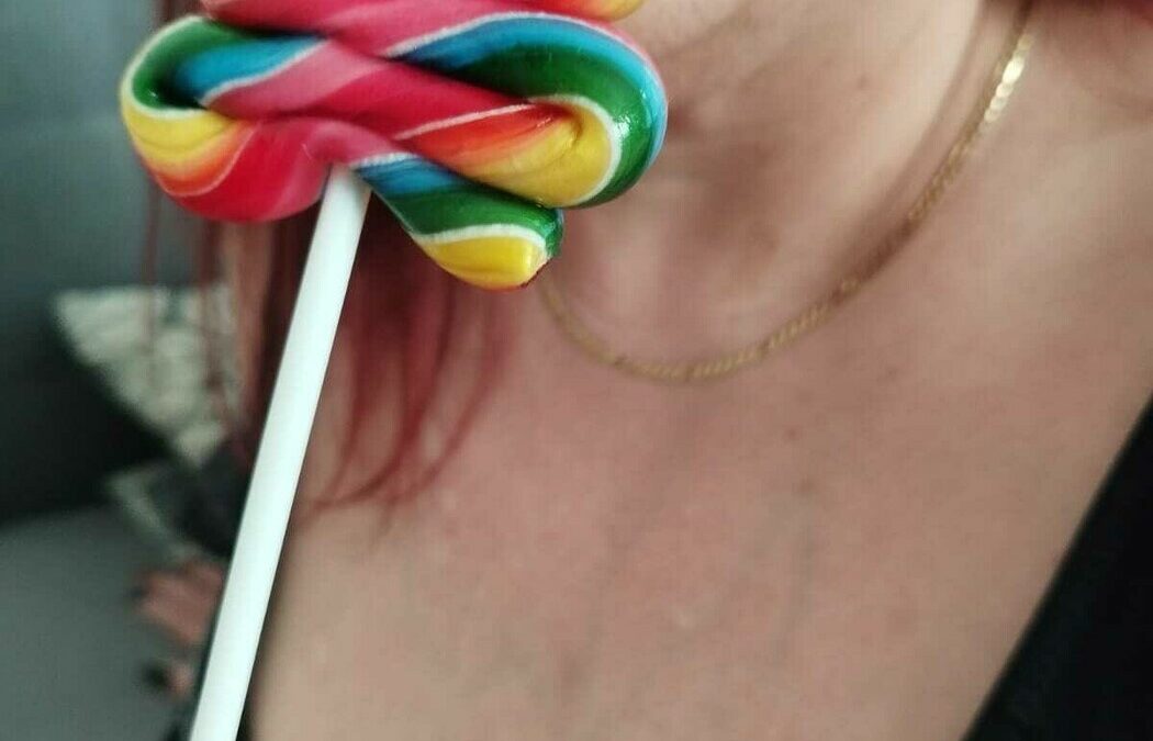CurvyJessyXxX - private Porno Darstellerin- 69, Analsex, Zeigen in der Öffentlichkeit, Tittenfick, Große Brüste, Dominante Rollen