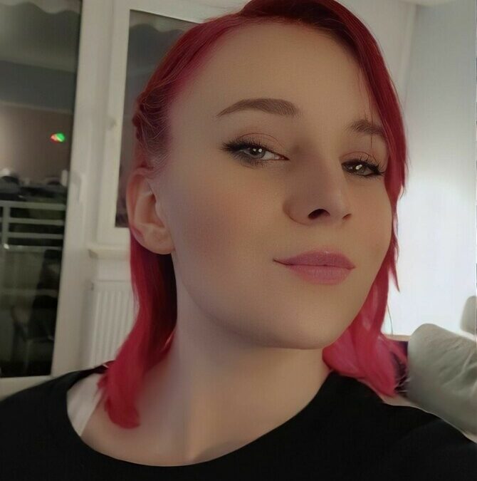 Jule24 - private Porno Darstellerin- 69, Dirtytalk, Sexspielzeuge, Gegenstände einführen, Tittenfick, Deepthroating (Hardcore Blasen), Eier lecken, Große Schwänze, Rollenspiele, Nylon-Strapserotik, Fuß-Fetisch, Lack,Leder, Latex, Doktor-Spiele, Natursekt aktiv