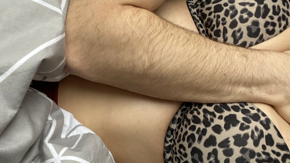 -

Geniesse die Vielfalt: Dirty-Talk, Rollenspiele, Videodrehs!

• Es wäre toll, wenn du mich zu deinen Favoriten hinzufügst!

• Ich bin für dich jeden Tag im Chat und manchmal vor der Cam!

-Zudem habe ich eine dauerfeuchte Muschi, die bearbeitet werden muss!

• Danke für deine Unterstützung!