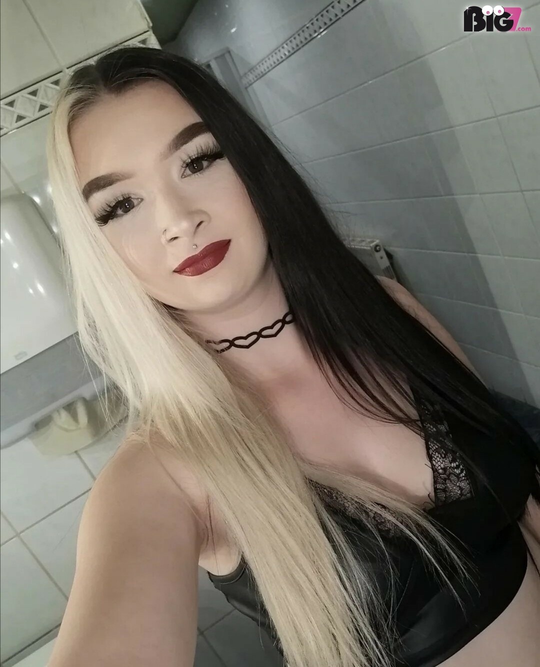 o 67d8e436f431e5b8397fe775fa056b1b - Miss2shade
