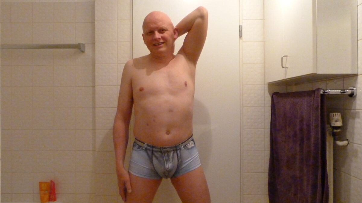 KnutschboyClaus - private Porno Darstellerin- 69, Girlfriendsex, Analsex, Zungen-Analsex passiv, Zeigen in der Öffentlichkeit, Sexspielzeuge, Tittenfick, Deepthroating (Hardcore Blasen), Rimming (Polecken), Gesichtsbesamung, Face-Sitting, Eier lecken, Interracial, Große Schwänze, Rollenspiele, Dreier