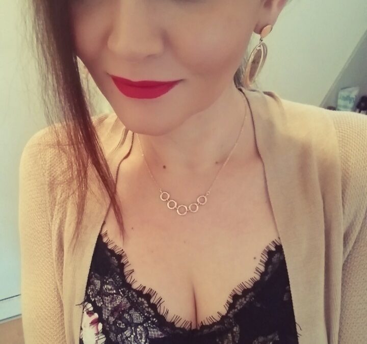 SweetFrenchKiss - private Porno Darstellerin- 69, Girlfriendsex, Dirtytalk, Analsex, Zungen-Analsex aktiv, Zungen-Analsex passiv, Zeigen in der Öffentlichkeit, Sexspielzeuge, Tittenfick, Gesichtsbesamung, Face-Sitting, Eier lecken, Interracial, Lesbische Spiele, Swingen, Rollenspiele, Dreier , Doppelte Penetrationen, Gruppensex , Sex-Parties, Nylon-Strapserotik, High-Heels, Lack,Leder, Latex, Maskenspiele, Wachs-Spiele, Bondage