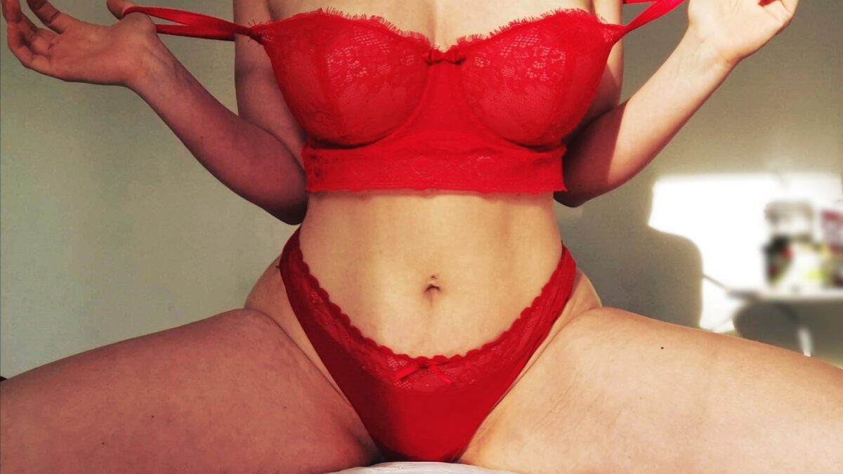 MissMystery - private Porno Darstellerin- 69, Dirtytalk, Analsex, Sexspielzeuge, Tittenfick, Face-Sitting, Lesbische Spiele, Rollenspiele, Dreier , Doppelte Penetrationen, Gruppensex , Nylon-Strapserotik, High-Heels, Doktor-Spiele, Entführungsspiele, Devote Rollen, Versklavung passiv