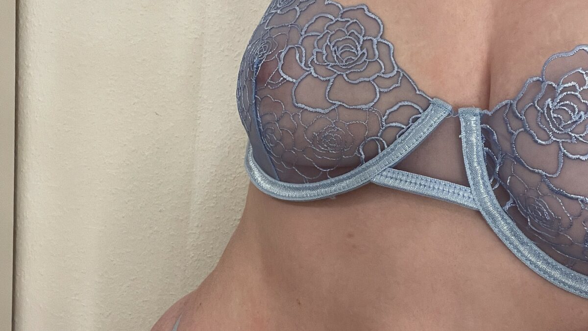 LarissaBlue - private Porno Darstellerin- 69, Dirtytalk, Analsex, Zungen-Analsex aktiv, Ass to Mouth, Zeigen in der Öffentlichkeit, Sexspielzeuge, Gegenstände einführen, Tittenfick, Deepthroating (Hardcore Blasen), Rimming (Polecken), Gesichtsbesamung, Face-Sitting, Eier lecken, Lesbische Spiele, Rollenspiele, Dreier , Doppelte Penetrationen, Nylon-Strapserotik, High-Heels, Fuß-Fetisch, Dominante Rollen, Bondage, Fisting