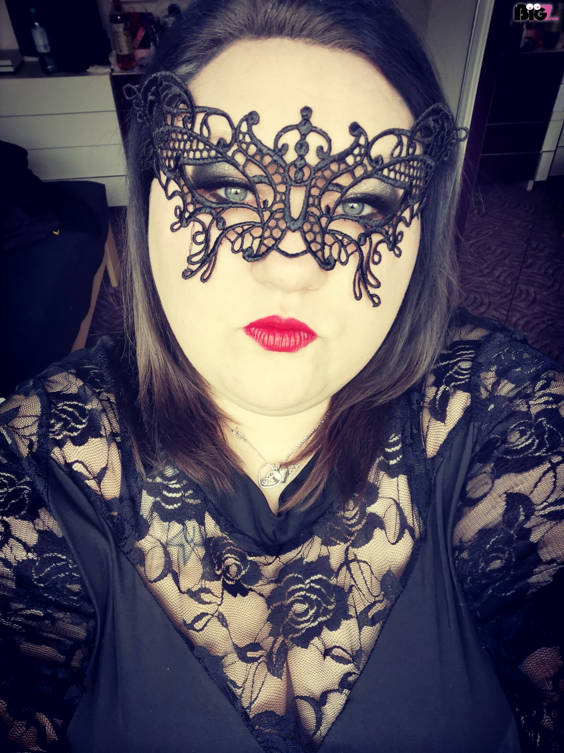 Dirtyshelly - private Porno Darstellerin- 69, Dirtytalk, Analsex, Sexspielzeuge, Tittenfick, Deepthroating (Hardcore Blasen), Face-Sitting, Große Schwänze, Große Brüste, Nylon-Strapserotik, High-Heels, Fuß-Fetisch, Lack,Leder, Latex, Natursekt aktiv, Maskenspiele, Devote Rollen, Bondage, Spanking, Versklavung aktiv