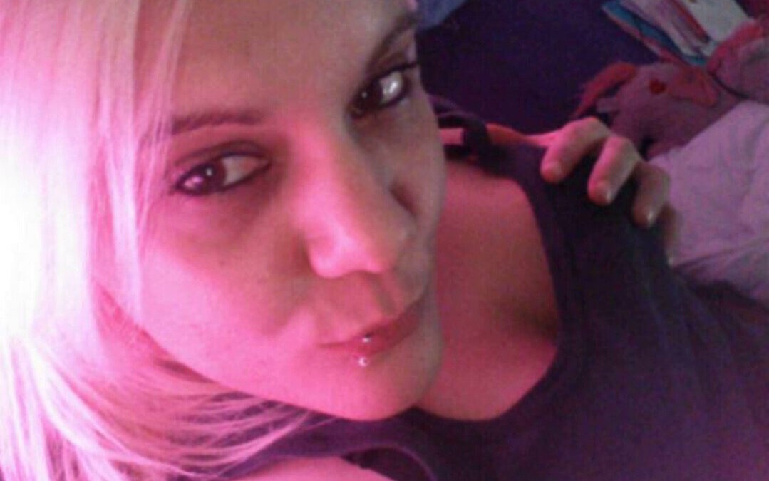 DirtyBlondi - Amateur Porno Darsteller