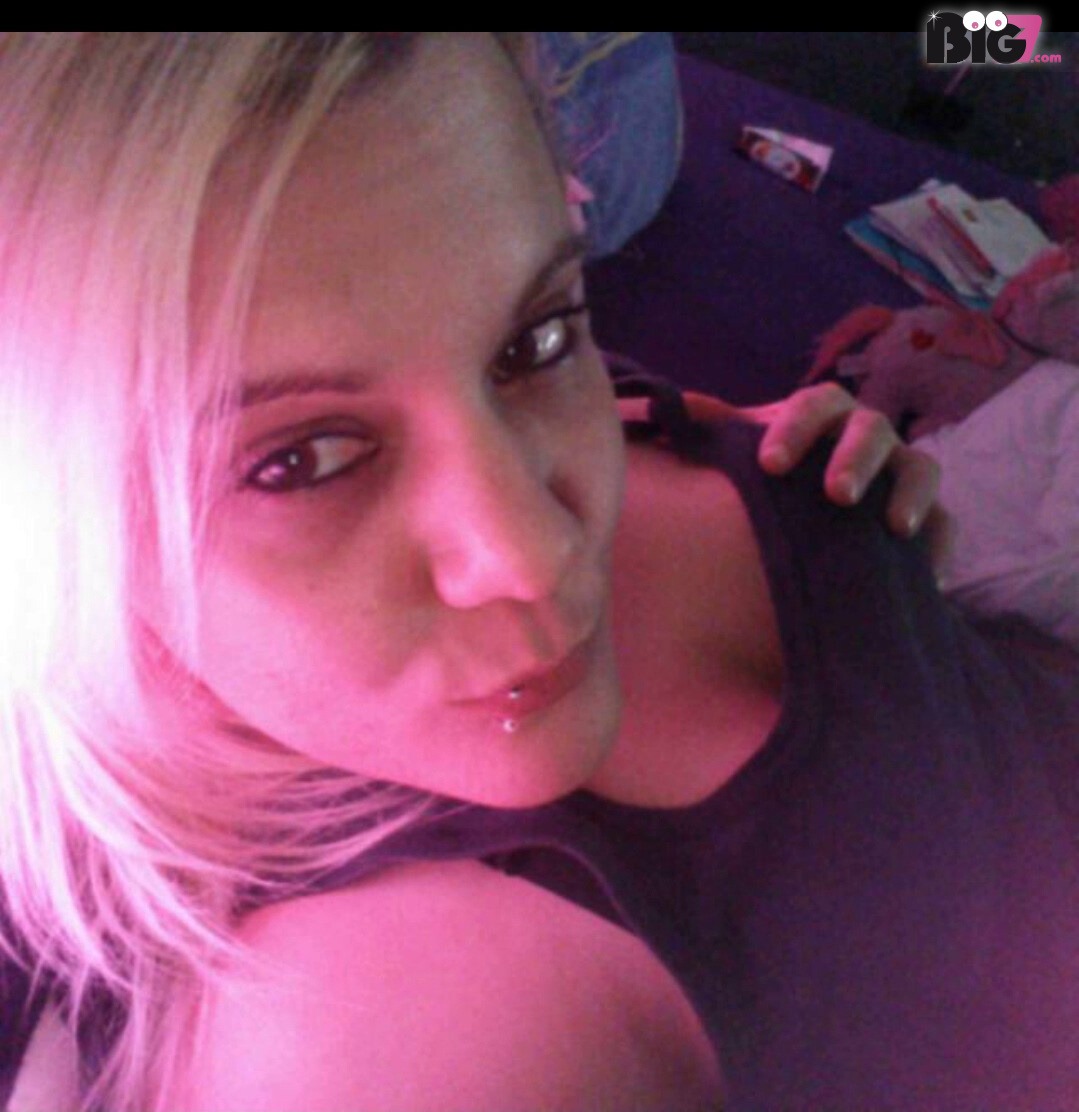 DirtyBlondi - Amateur Porno Darsteller