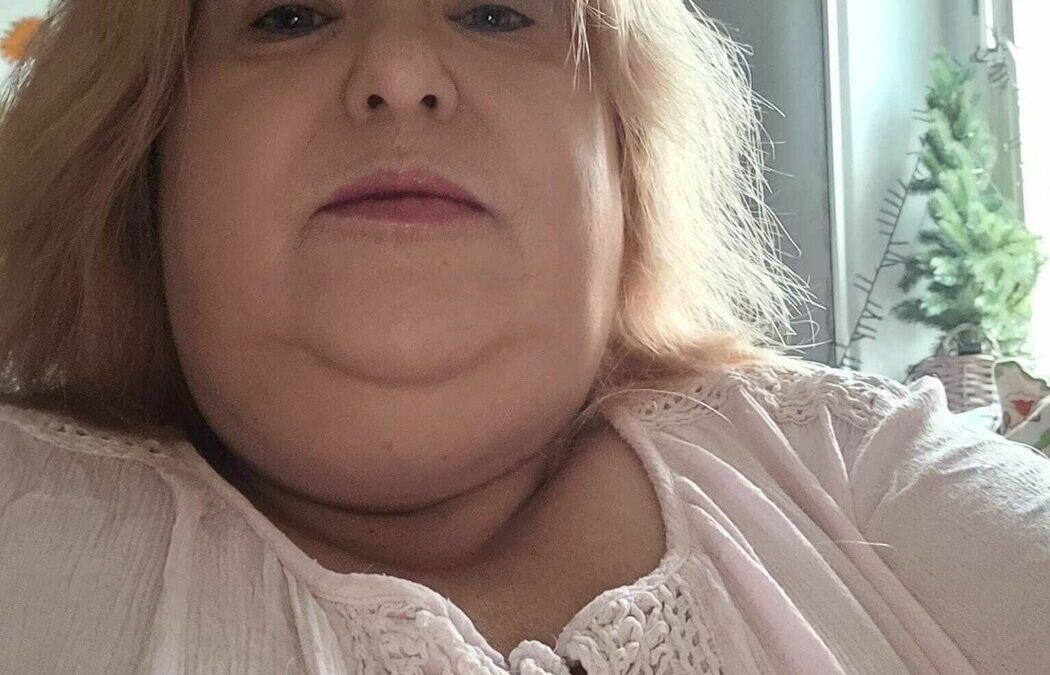 Dicke-Hausfrau - private Porno Darstellerin- 69, Dirtytalk, Analsex, Zungen-Analsex aktiv, Zungen-Analsex passiv, Sexspielzeuge, Tittenfick, Deepthroating (Hardcore Blasen), Rimming (Polecken), Gesichtsbesamung, Face-Sitting, Eier lecken, Creampie, Große Brüste, Rollenspiele, Dreier , Doppelte Penetrationen, Gruppensex , Sex-Parties, Natursekt aktiv, Natursekt passiv