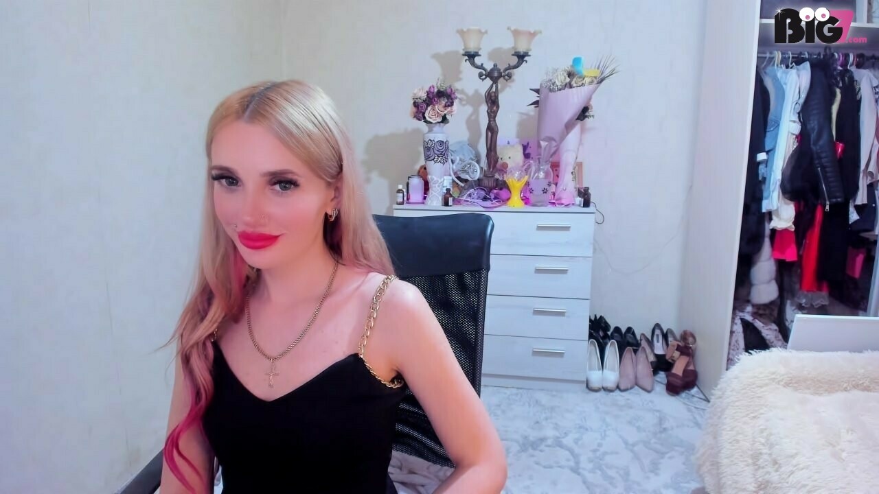 o 8d5e7aa8984c0f41a21d319d4d18ea0f - Alienanna