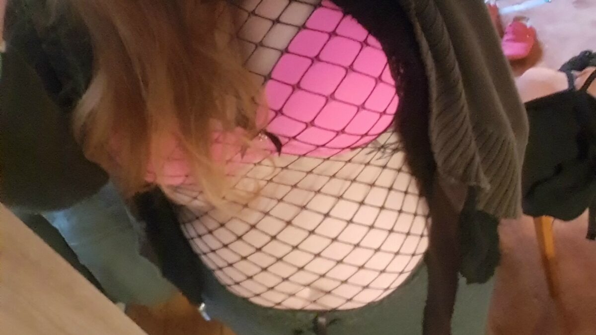 Scherem - private Porno Darstellerin- 69, Girlfriendsex, Dirtytalk, Sexspielzeuge, Gegenstände einführen, Tittenfick, Deepthroating (Hardcore Blasen), Face-Sitting, Eier lecken, Große Schwänze, Dreier , Rasur