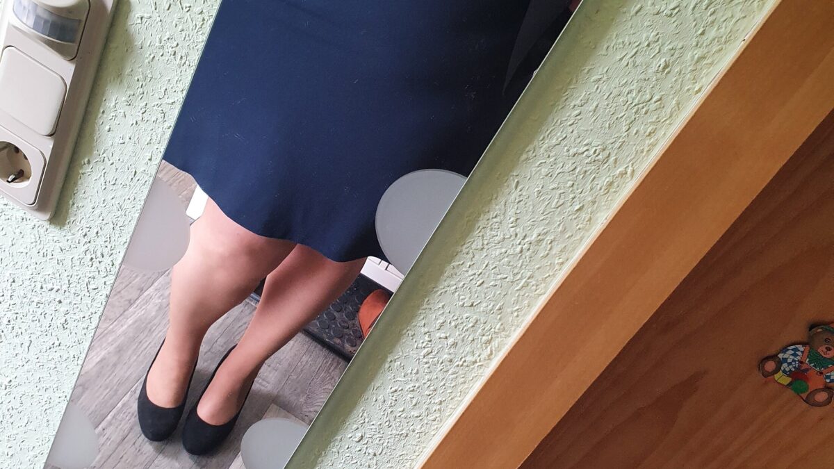 Fraeulein - private Porno Darstellerin- 69, Dirtytalk, Analsex, Zungen-Analsex aktiv, Zeigen in der Öffentlichkeit, Sexspielzeuge, Gegenstände einführen, Tittenfick, Deepthroating (Hardcore Blasen), Gesichtsbesamung, Eier lecken, Creampie, Große Schwänze, Große Brüste, Rollenspiele, Nylon-Strapserotik, Fuß-Fetisch, Doktor-Spiele, Natursekt aktiv, Natursekt passiv, Devote Rollen, Dominante Rollen, Demütigung, Schulerziehung, Versklavung aktiv , Versklavung passiv, Partnererziehung, Fisting