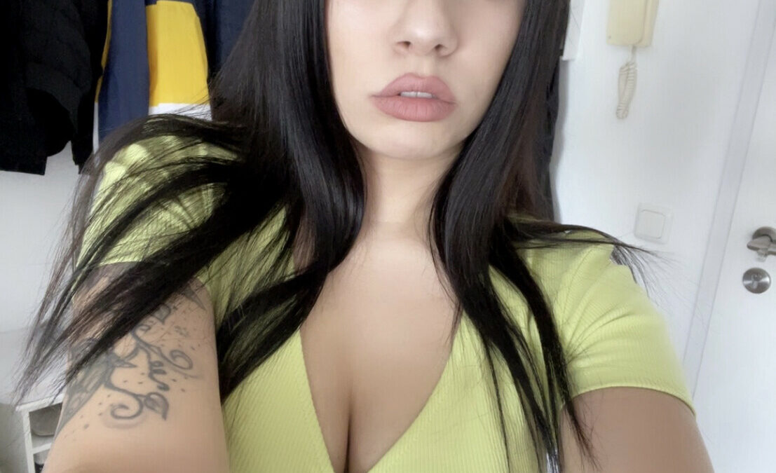 Hot MILF