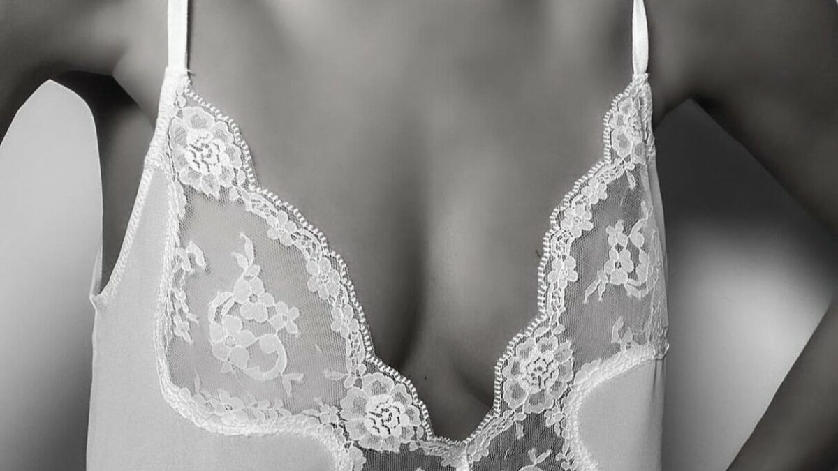 hola meine lieben…

ich suche Männer mit denen ich regelmäßig chatten kann (Dirty Talk, bildlertausch/Videos…) und wenn alles passt auch gern ein reales Treffen… ich liebe es geleckt zu werden, liebe Blasen (auch hardcore)… es gibt kaum Sachen die ich nicht mag ;)

schreibt mir gerne - wie gesagt für vieles offen ;)

ICH BEISSE NUR IN GANZ BESTIMMTEN MOMENTEN :p

Ich freu mich auf dich ;)
