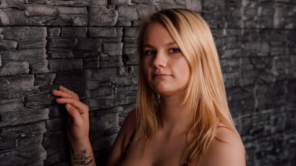 CrazyBlondii - Amateur Porno Darsteller