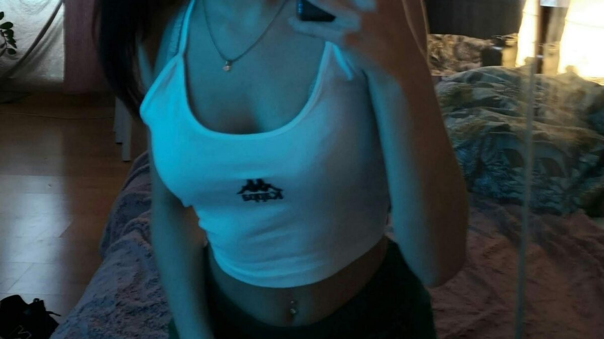 hotjuicyhurricane - private Porno Darstellerin- 69, Dirtytalk, Analsex, Zeigen in der Öffentlichkeit, Sexspielzeuge, Gegenstände einführen, Tittenfick, Deepthroating (Hardcore Blasen), Rimming (Polecken), Face-Sitting, Eier lecken, Creampie, Große Schwänze, Große Brüste, Lesbische Spiele, Rollenspiele, Dreier , Doppelte Penetrationen, Gruppensex , Sex-Parties, Nylon-Strapserotik, High-Heels, Fuß-Fetisch, Lack,Leder, Latex, Doktor-Spiele, Maskenspiele, Entführungsspiele, Devote Rollen, Dominante Rollen, Demütigung, Bondage, Rohrstockerziehungen, Schulerziehung, Versklavung aktiv , Fisting