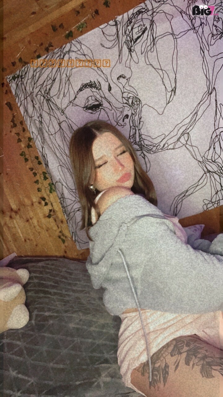 SweetTattooGirl - Amateur Porno Darsteller