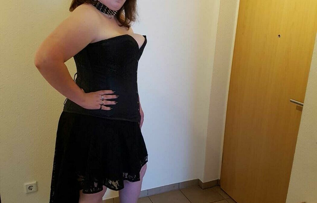 CurvyLaura - Amateur Porno Darsteller