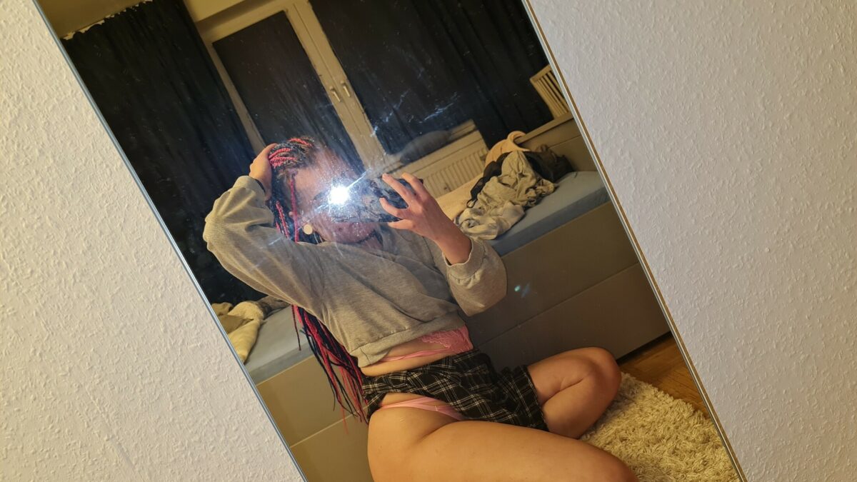 sxx199877 - private Porno Darstellerin- Dirtytalk, Analsex, Anal-Dehnungen passiv, Sexspielzeuge, Rimming (Polecken), Face-Sitting, Lesbische Spiele, Dreier , Doppelte Penetrationen