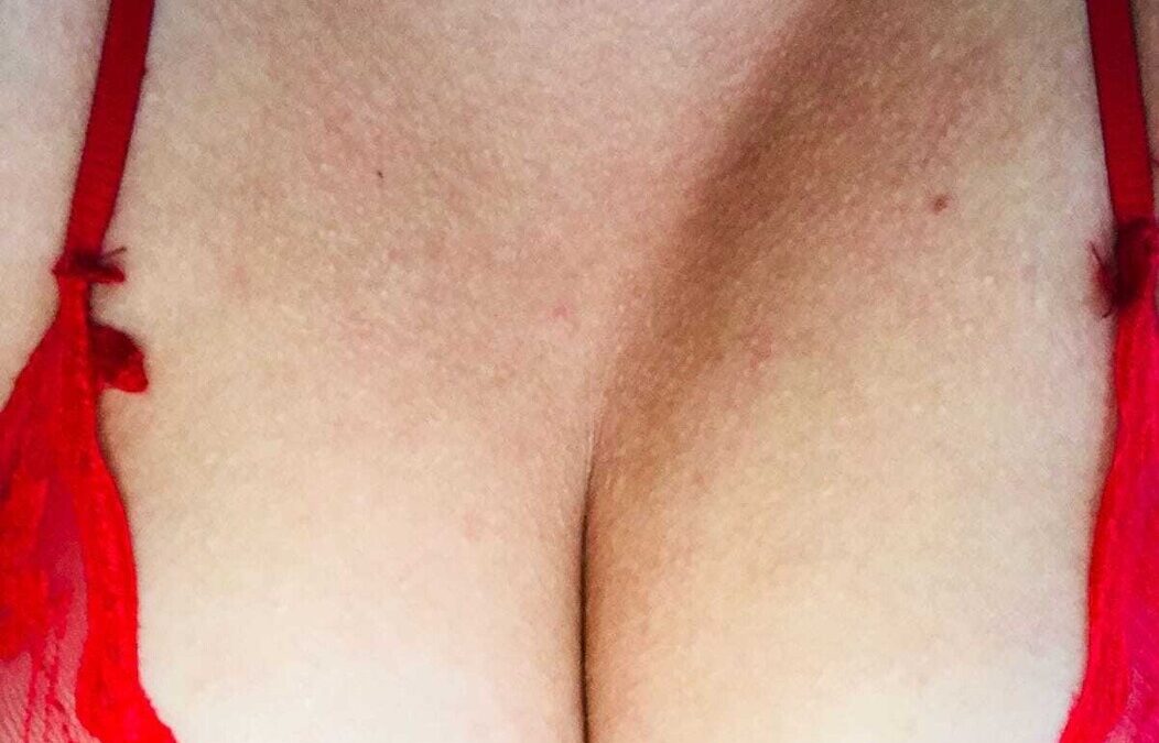 Hot-Annie - private Porno Darstellerin- Dirtytalk, Sexspielzeuge, Gesichtsbesamung, Face-Sitting, Eier lecken, Große Schwänze, Lesbische Spiele, Rollenspiele, Sex-Parties, High-Heels, Lack,Leder, Latex, Wachs-Spiele, Bondage