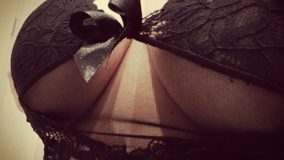 Lena-Becker - private Porno Darstellerin- 69, Dirtytalk, Analsex, Sexspielzeuge, Tittenfick, Deepthroating (Hardcore Blasen), Gesichtsbesamung, Face-Sitting, Lesbische Spiele, Rollenspiele, Nylon-Strapserotik, High-Heels, Fuß-Fetisch, Devote Rollen, Dominante Rollen