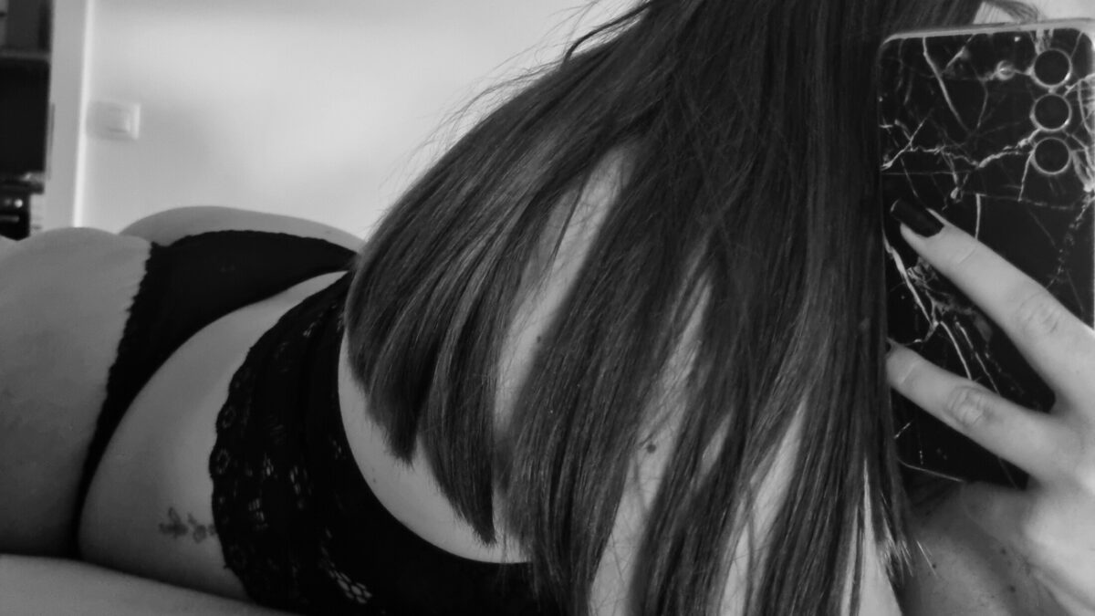 EregendeEmily - private Porno Darstellerin- 69, Girlfriendsex, Dirtytalk, Sexspielzeuge, Deepthroating (Hardcore Blasen), Gesichtsbesamung, Eier lecken, Große Schwänze, Rollenspiele, Dreier , Gruppensex , Maskenspiele, Entführungsspiele, Bondage, Versklavung aktiv , Versklavung passiv