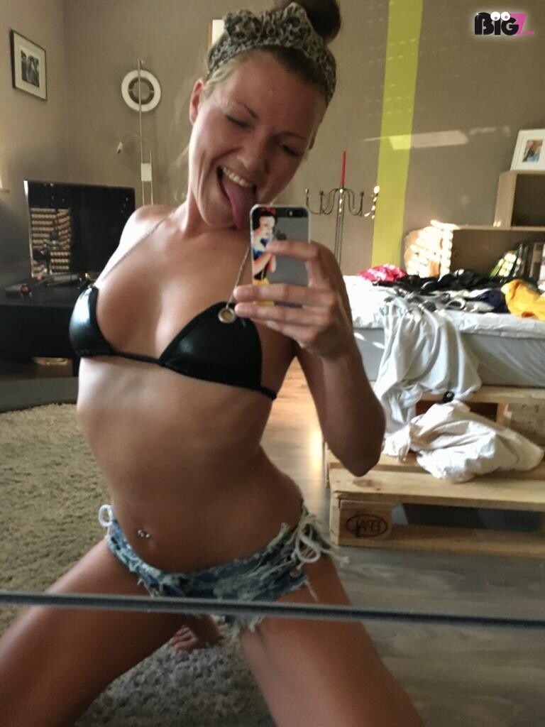 o c0d66f589e1f32e7310c0893f22ae8ee - Kinky-Mia